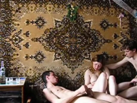 Русское ретро порно с сексом втроем